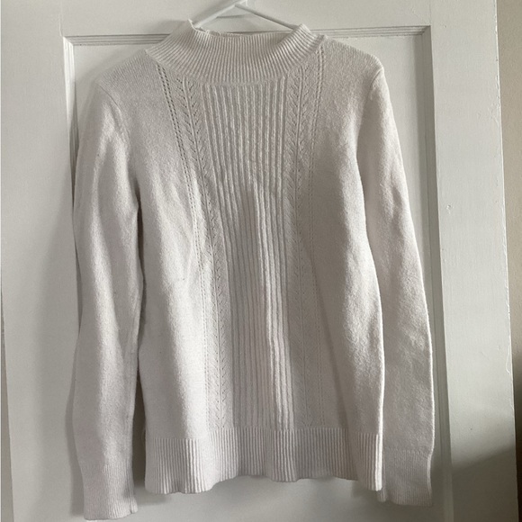 Old Navy Sweaters - Ribbed Women’s Old Navy Sweater